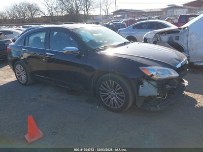 CHRYSLER 200 2011