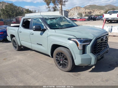 TOYOTA TUNDRA 2024