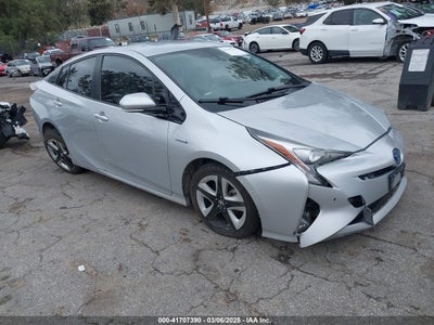 TOYOTA PRIUS 2017