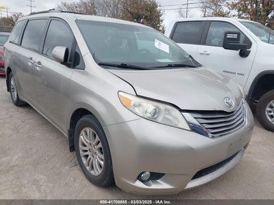TOYOTA SIENNA 2015