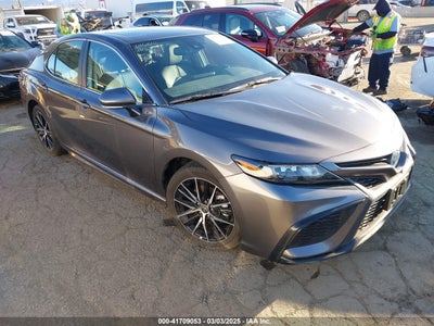 TOYOTA CAMRY 2024