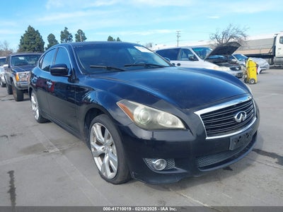 INFINITI M37 2011