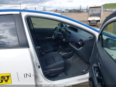 TOYOTA PRIUS C 2016