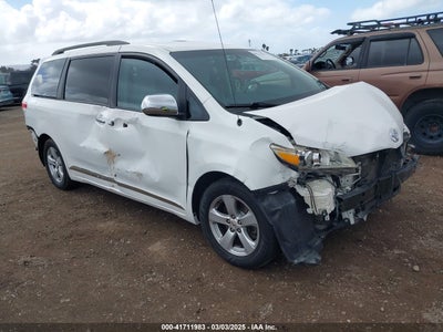 TOYOTA SIENNA 2011