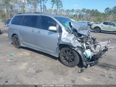 TOYOTA SIENNA 2015