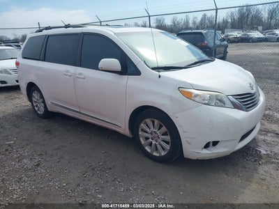 TOYOTA SIENNA 2011