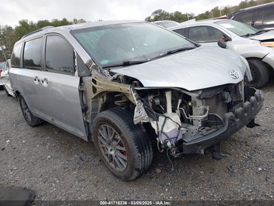 TOYOTA SIENNA 2016