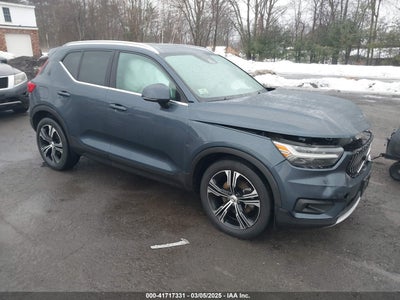 VOLVO XC40 2020