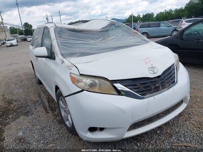 TOYOTA SIENNA 2014