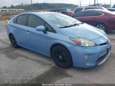 TOYOTA PRIUS PLUG-IN 2013