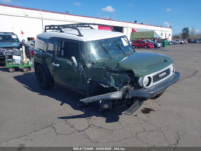 TOYOTA FJ CRUISER 2010