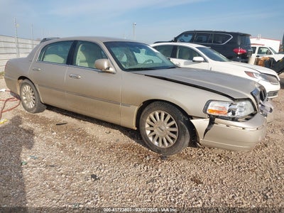 LINCOLN TOWN CAR 2004
