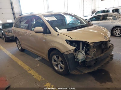 TOYOTA SIENNA 2013