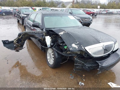 LINCOLN TOWN CAR 2004