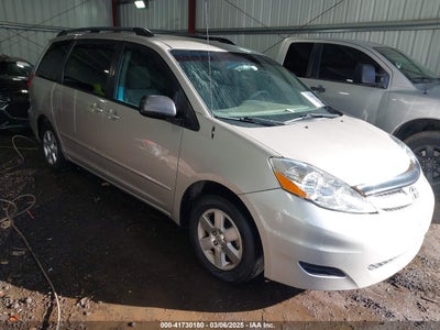 TOYOTA SIENNA 2010