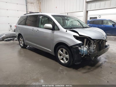 TOYOTA SIENNA 2012
