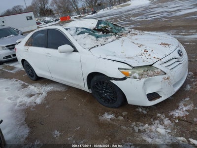 TOYOTA CAMRY 2011