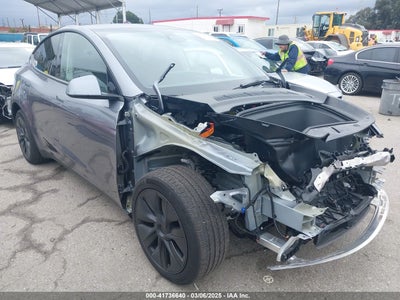 TESLA MODEL Y 2025