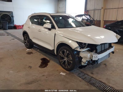 VOLVO XC40 2020