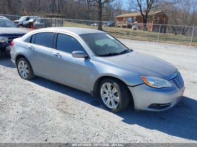 CHRYSLER 200 2013
