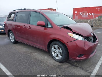 TOYOTA SIENNA 2011