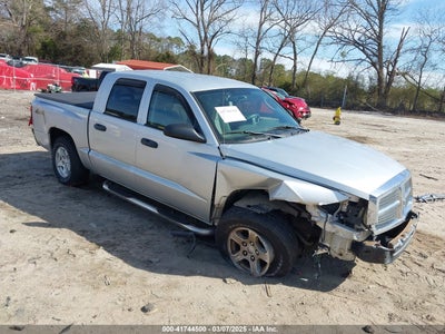 DODGE DAKOTA 2005