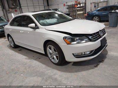 VOLKSWAGEN PASSAT 2012