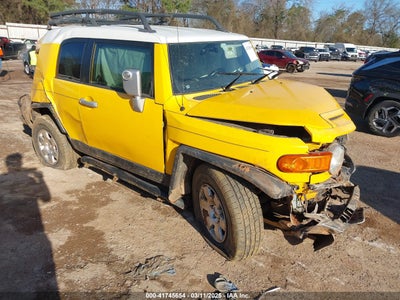 TOYOTA FJ CRUISER 2010