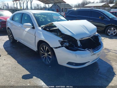 CHRYSLER 200 2011