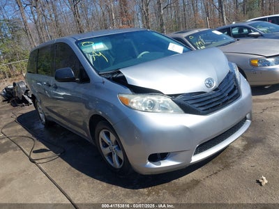 TOYOTA SIENNA 2012