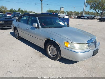 LINCOLN TOWN CAR 2002