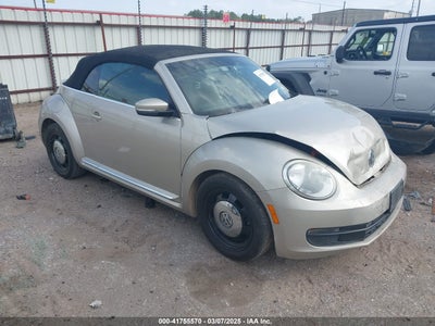 VOLKSWAGEN BEETLE 2013