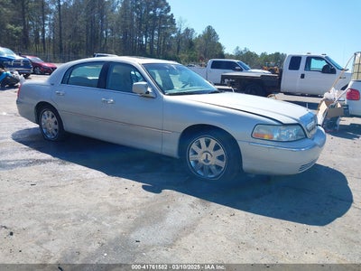 LINCOLN TOWN CAR 2005