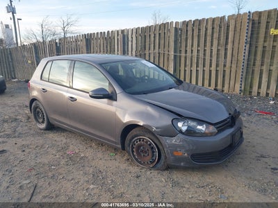 VOLKSWAGEN GOLF 2010