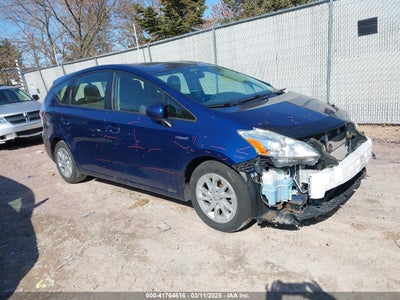 TOYOTA PRIUS V 2013