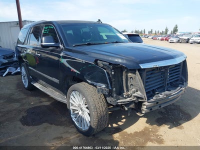 CADILLAC ESCALADE 2017