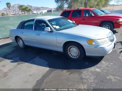 LINCOLN TOWN CAR 2000