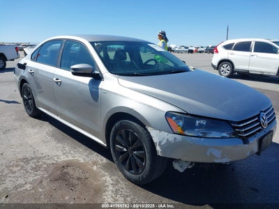 VOLKSWAGEN PASSAT 2013