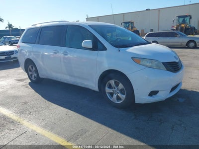 TOYOTA SIENNA 2012