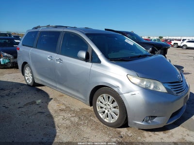 TOYOTA SIENNA 2011