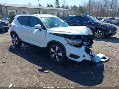 VOLVO XC40 2019