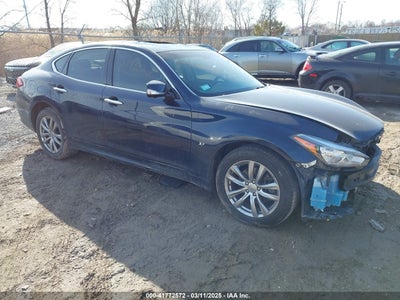 INFINITI Q70 2019