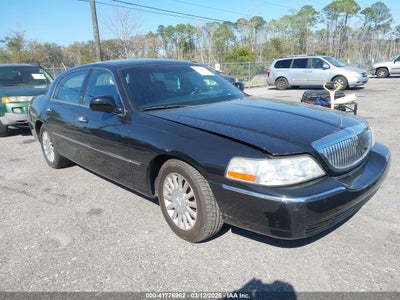LINCOLN TOWN CAR 2004