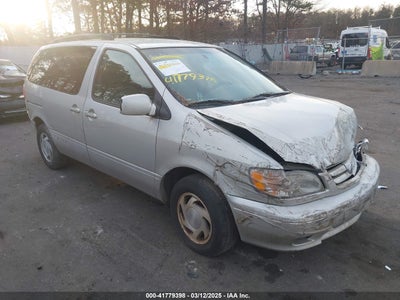 TOYOTA SIENNA 2002
