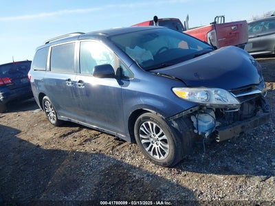 TOYOTA SIENNA 2018