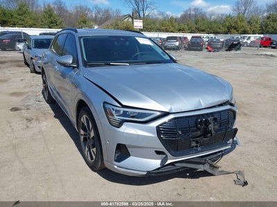 AUDI E-TRON 2022