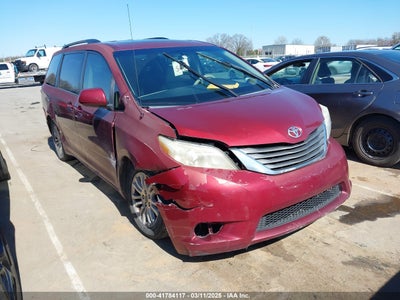TOYOTA SIENNA 2013