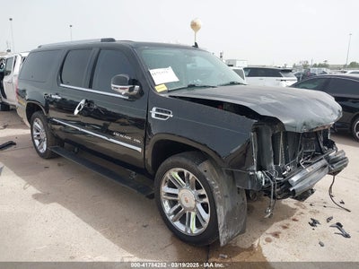 CADILLAC ESCALADE ESV 2013