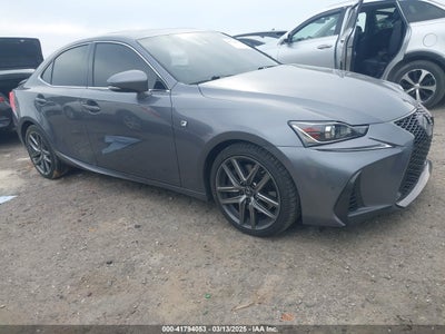 LEXUS IS 2019