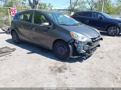 TOYOTA PRIUS C 2015